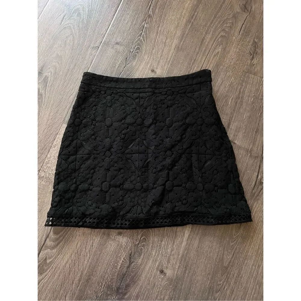 Forever 21 Women High Waist Lace skirt size Small